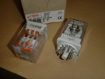 R 15 201 323 230 WT Industrie-Steckrelais R15 230VAC 3W